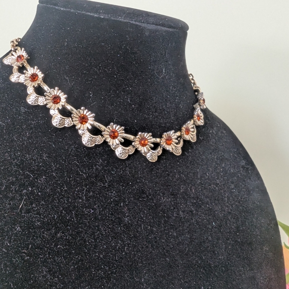 Coro Silver and Amber Floral Necklace - Picture 3 of 10